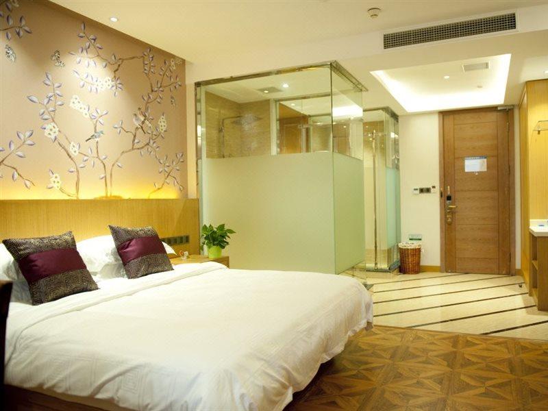Hotel Baolong Homelike Hanghang Branch 2*