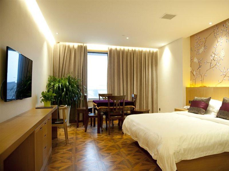 Baolong Homelike Hanghang Branch Shanghai